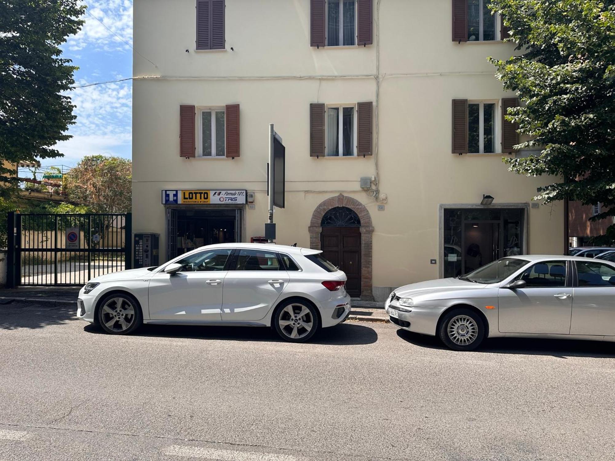 Centralissimo - Nuovo - Parcheggio Privato ペルージャ エクステリア 写真